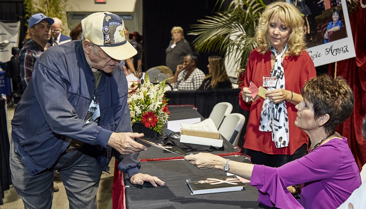 Celebrity guest Lucie Arnaz signing autographs