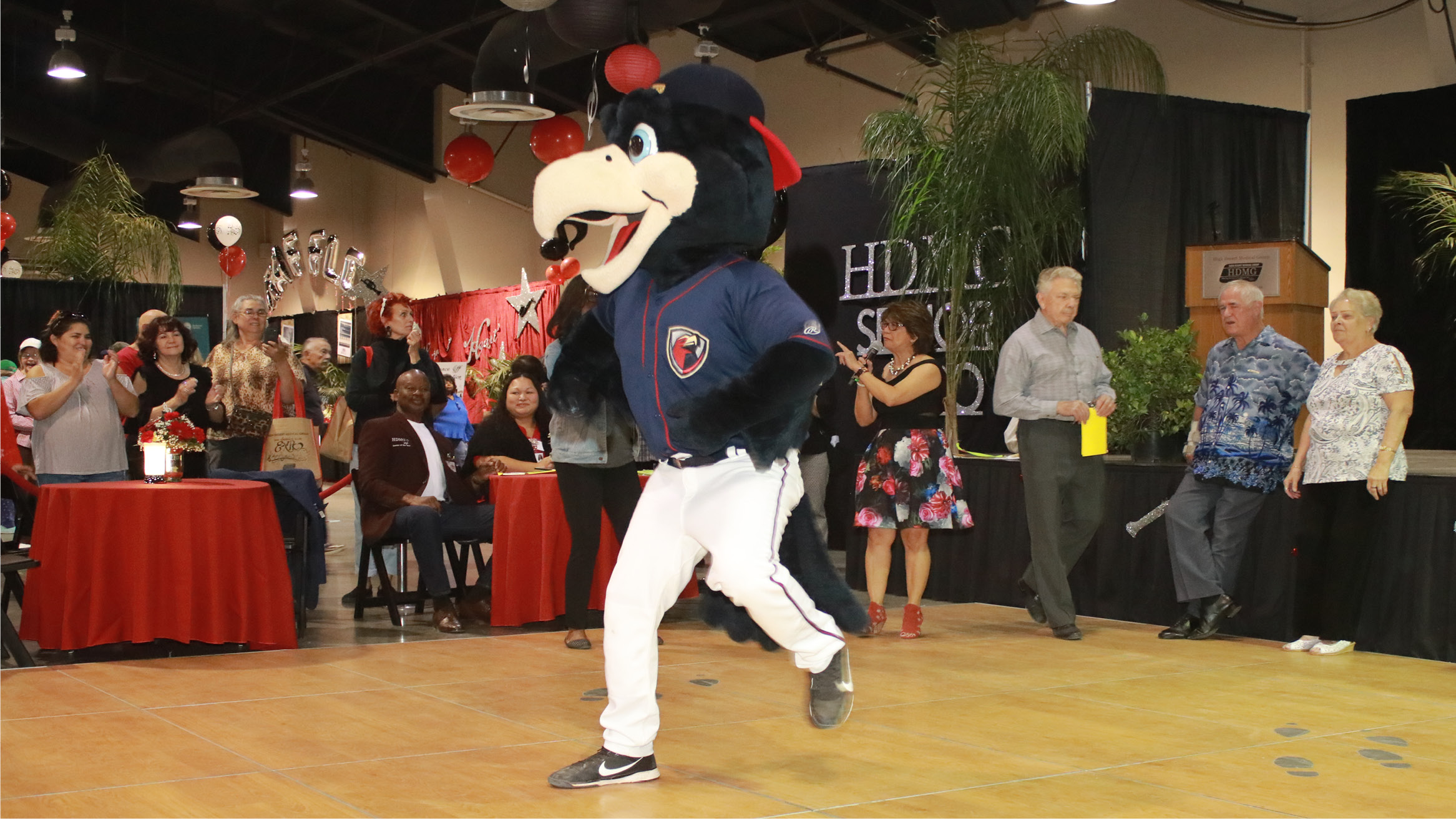 Jethawks Mascott Dancing